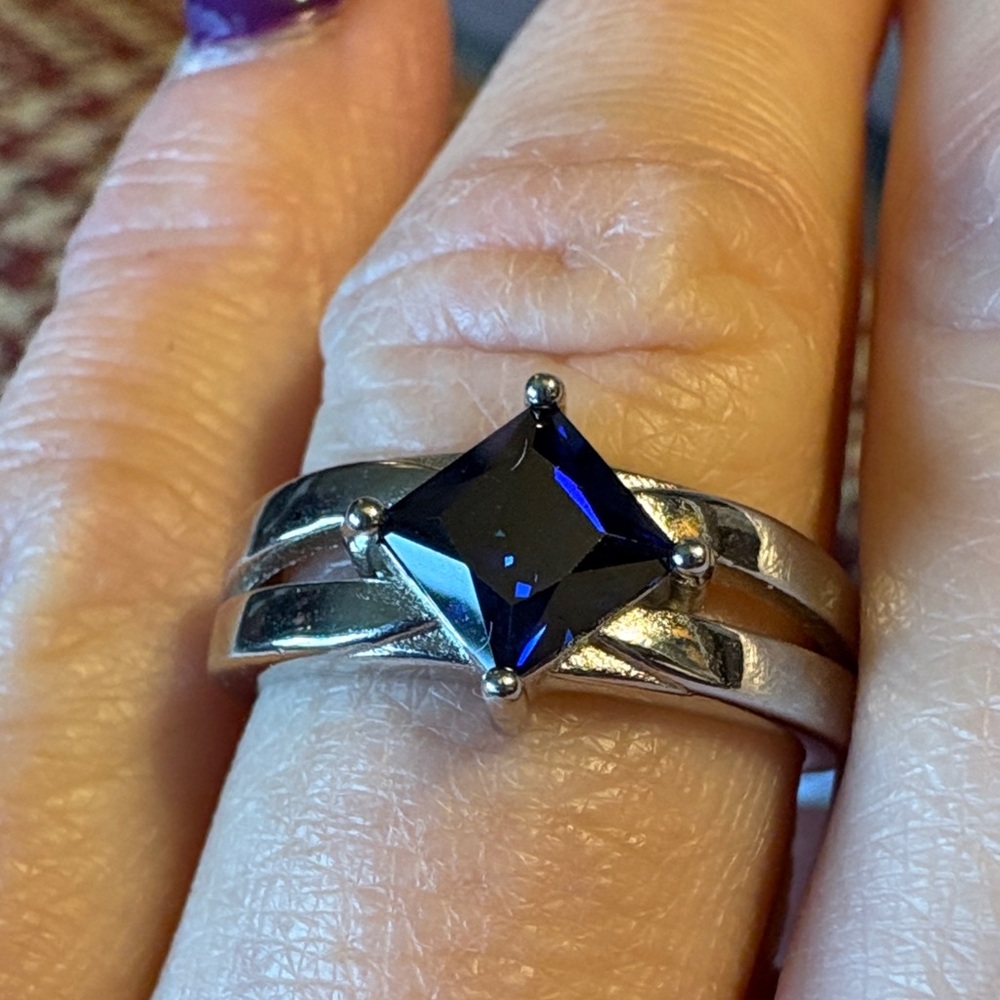 September Birthstone Ring - Picture 2 of 6